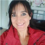 Soy una persona centrada, perseverante y apasionada de mi trabajo. Me gusta impartir mis sesiones a personas que busquen  conocerse y superar sus limitaciones.